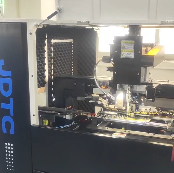 智能插件機：電子制造效率革命的智能引擎